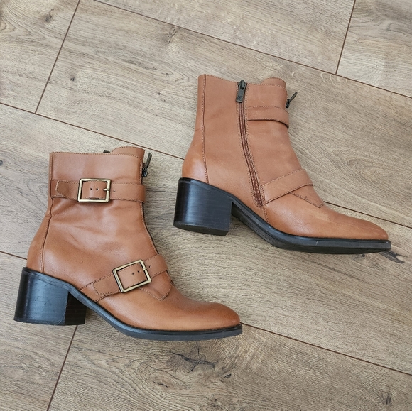 Donald J. Pliner Tan Dusten Leather Buckle Booties. - Picture 6 of 6